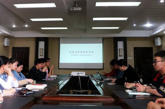 说明: C:\Users\Administrator\Desktop\5月初学生座谈会\IMG_5574(1).JPG
